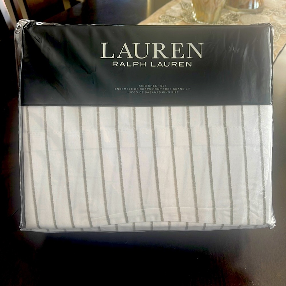 New Ralph Lauren Spencer stripe sateen sheet set Cal K/ Q /K color white/gray